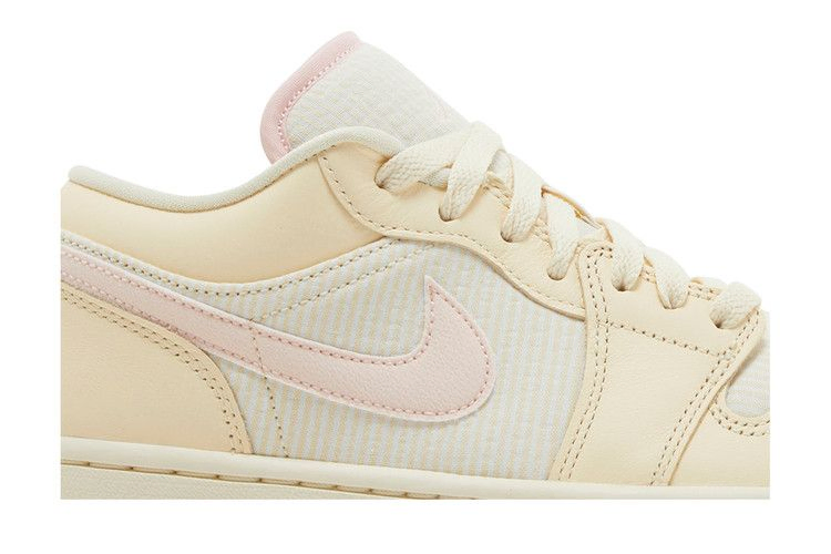 Кроссовки Wmns Air Jordan 1 Low SE 'Muslin Legend Pink'