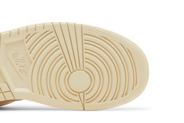 Кроссовки Wmns Air Jordan 1 Low SE 'Muslin Legend Pink'