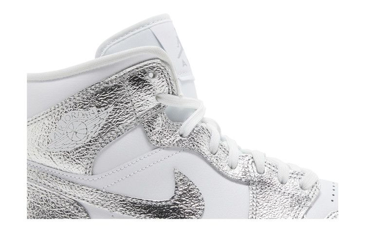 Кроссовки Wmns Air Jordan 1 Mid SE 'Metallic Silver'