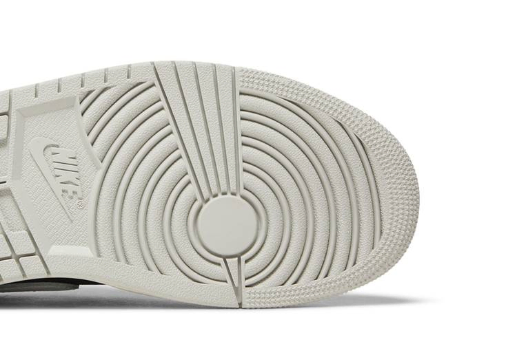 Кроссовки Wmns Air Jordan 1 Retro Low OG 'Black Cement'