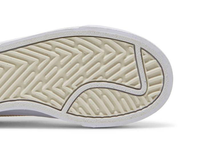 Кроссовки Nike Wmns Court Legacy Lift 'Feel Love'