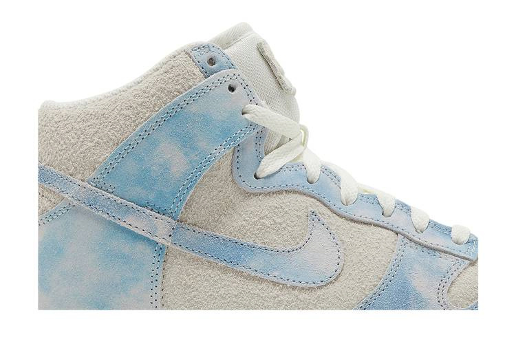 Кроссовки Nike Wmns Dunk High SE 'Clouds'