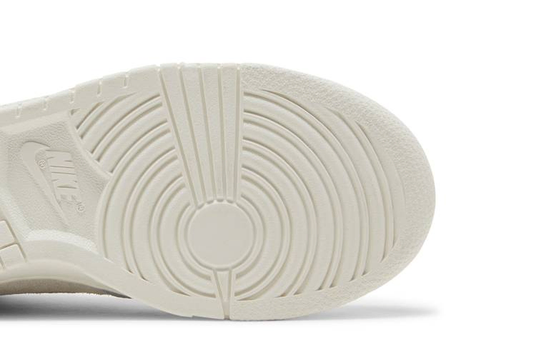 Кроссовки Nike Wmns Dunk High SE 'Clouds'