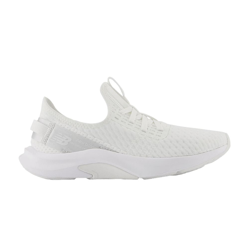 wmns-dynasoft-nergize-sport-v2-wide-white-quartz-grey-wnrgslw2-d