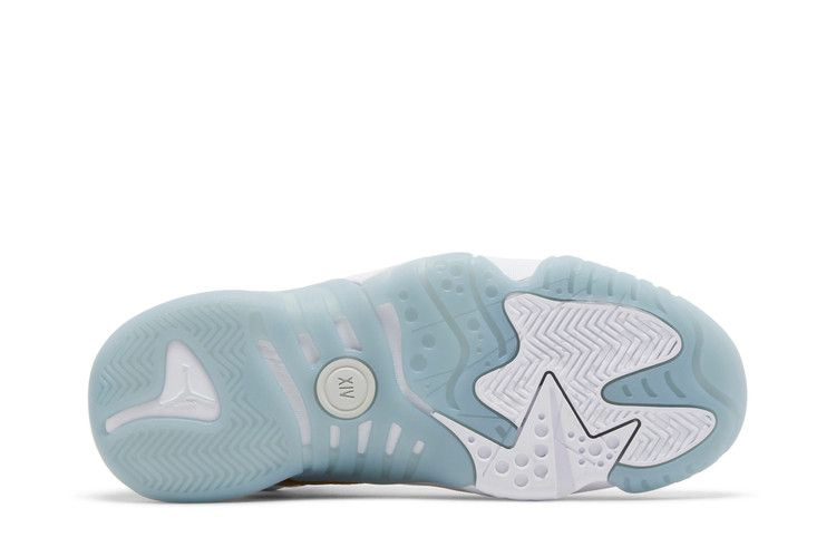 Кроссовки Air Jordan Wmns Jumpman Two Trey 'White Metallic Gold'