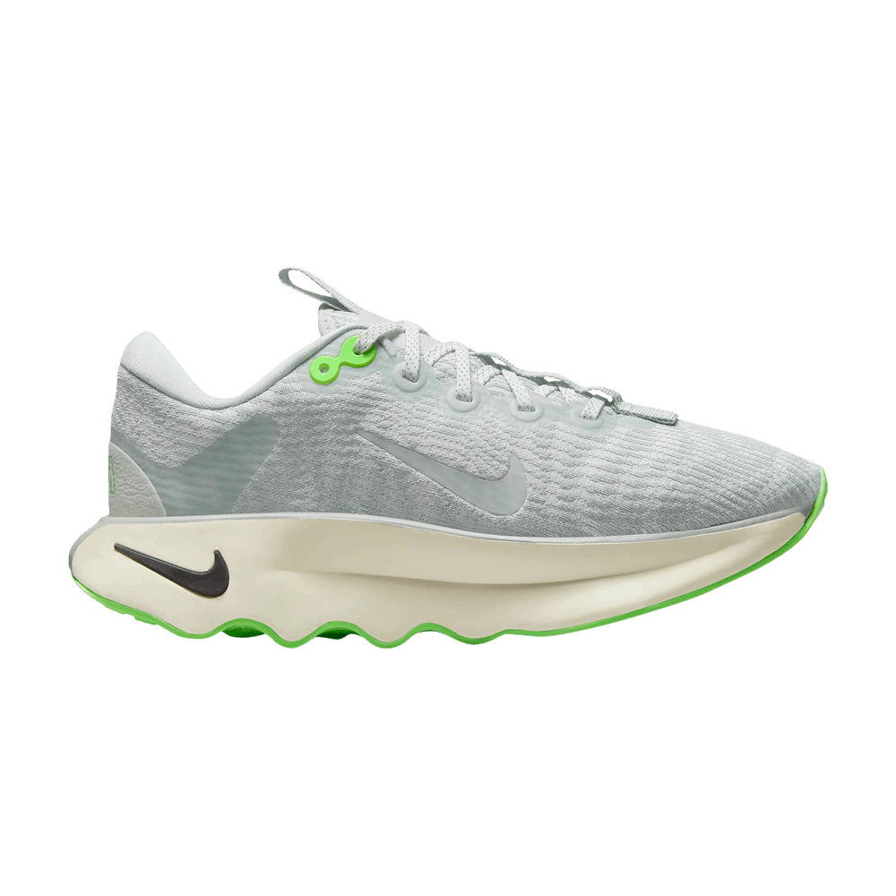 wmns-motiva-light-silver-green-strike-dv1238-002