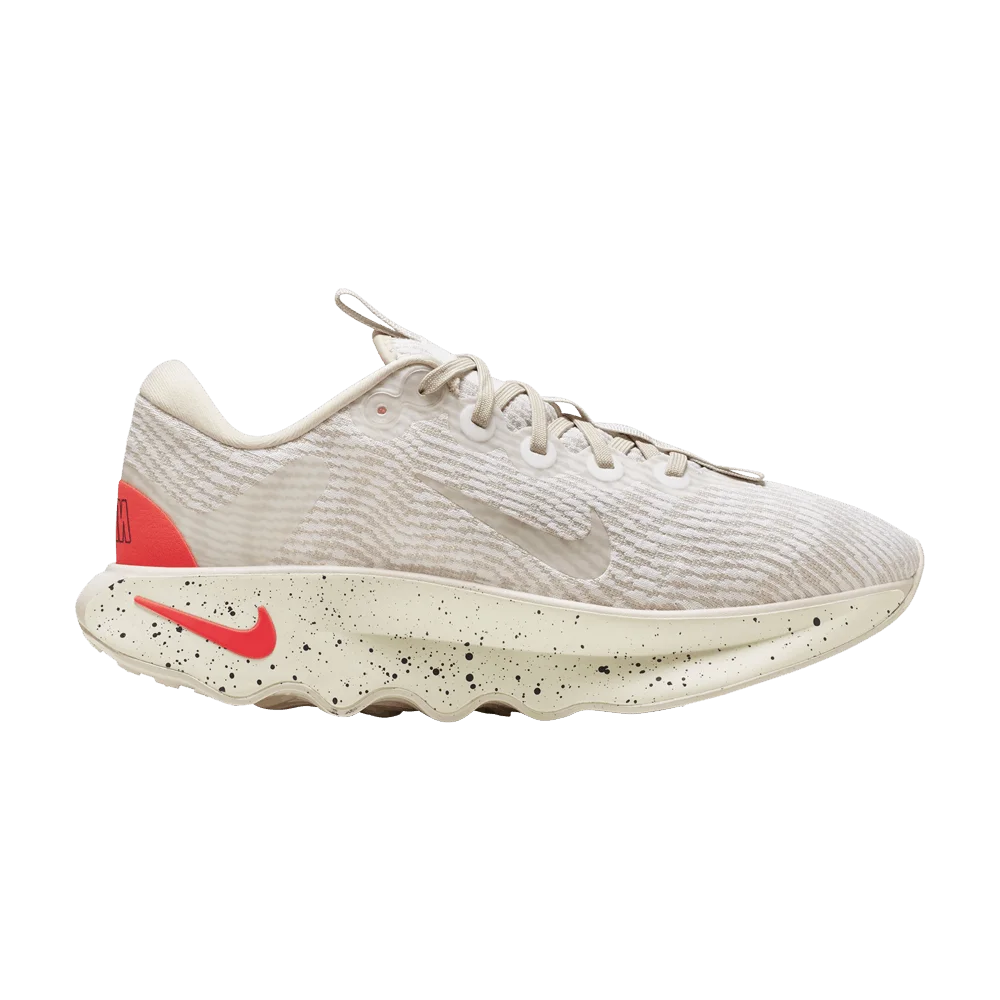 Кроссовки Nike Motiva 'Light Orewood Brown'
