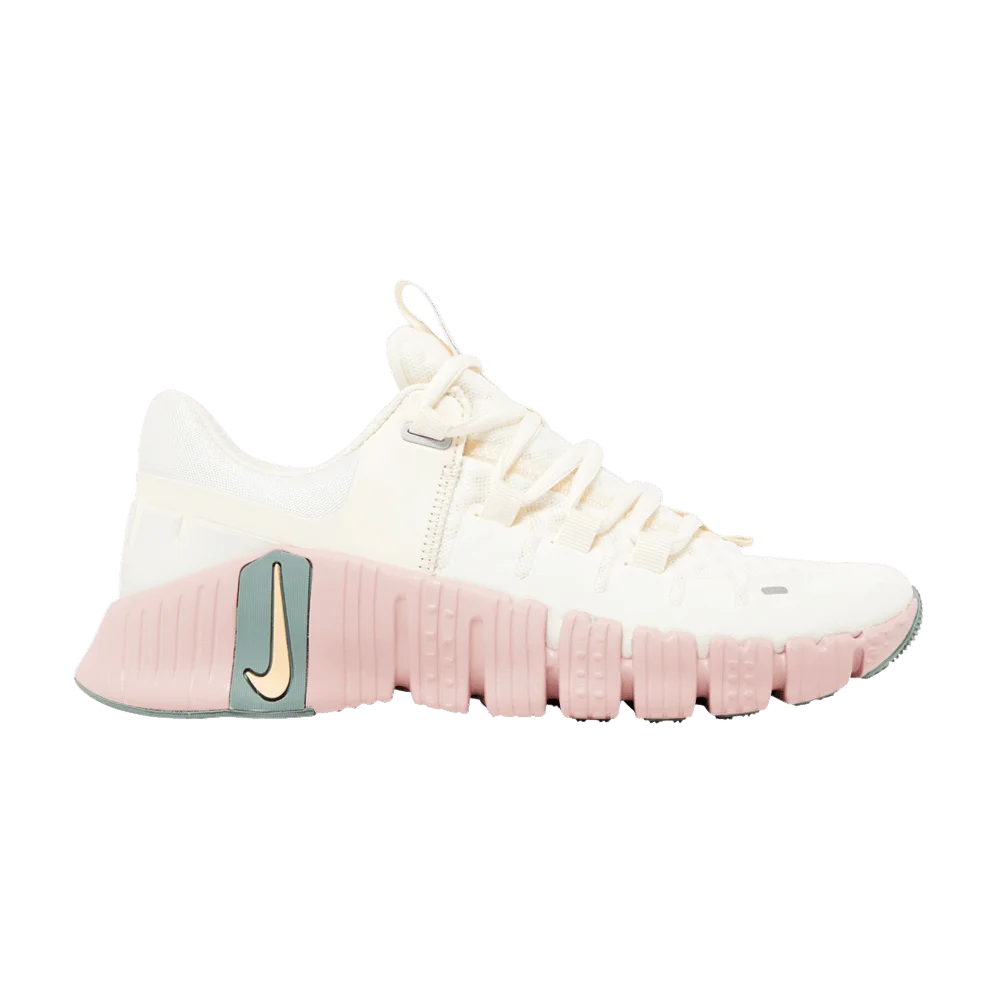 Кроссовки Nike Wmns Free Metcon 5 'Pale Ivory Ice Peach'