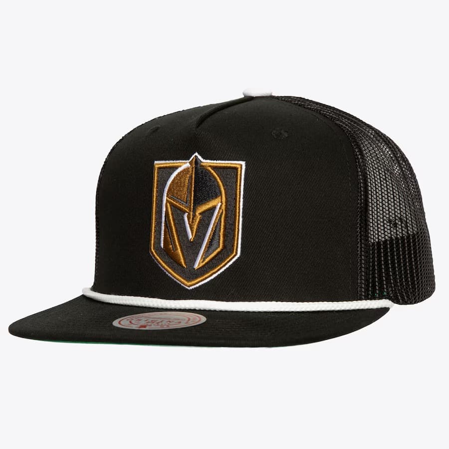 bejsbolka-mitchell-ness-black-vegas-golden-knights-roper-trucker-adjustable-hat