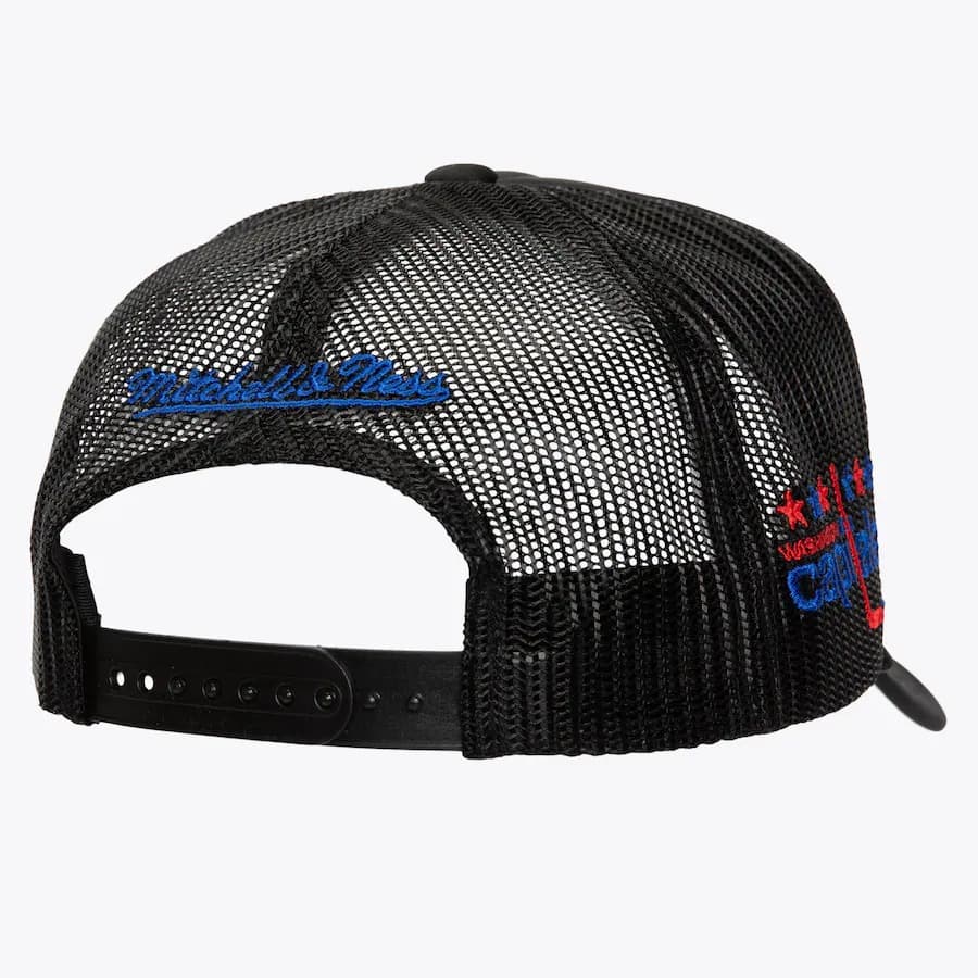 Бейсболка Mitchell & Ness Black Washington Capitals Vintage Script Trucker Adjustable Hat