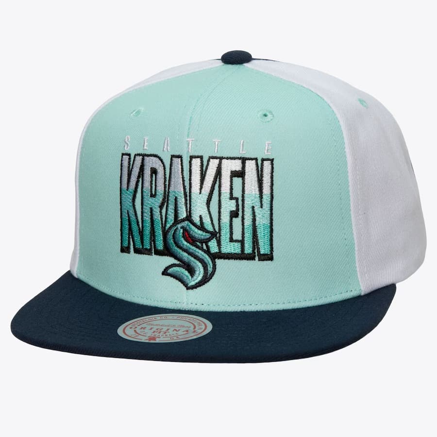 bejsbolka-mitchell-ness-light-blue-seattle-kraken-billboard-2-snapback-hat