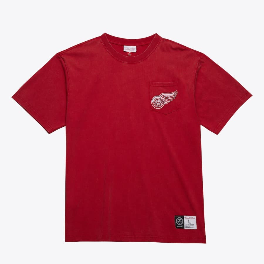 futbolka-mitchell-ness-scarlet-detroit-red-wings-fade-away-premium-pocket-t-shirt