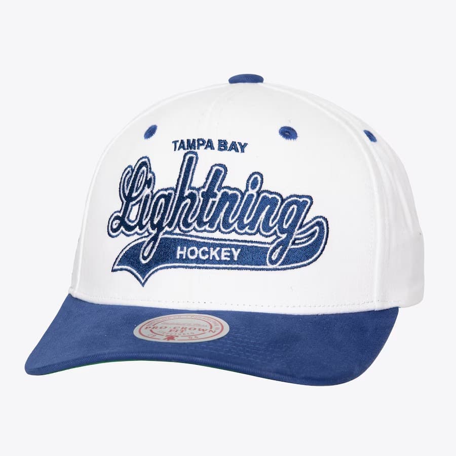 bejsbolka-mitchell-ness-white-tampa-bay-lightning-tail-sweep-pro-snapback-hat