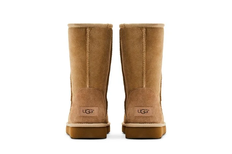 UGG Wmns Classic Short II 'Sand'