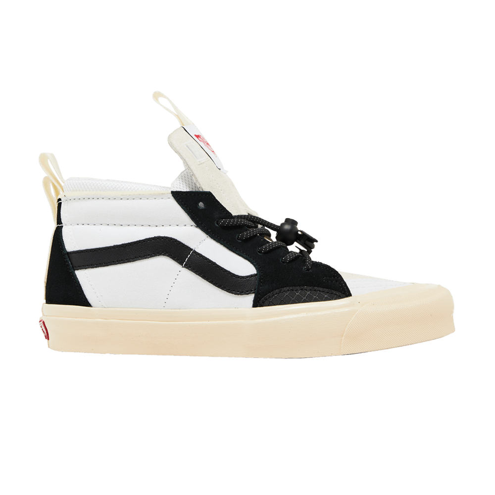 advisory-board-crystals-x-sk8-hi-ext-black-white-vn000bw6bzw