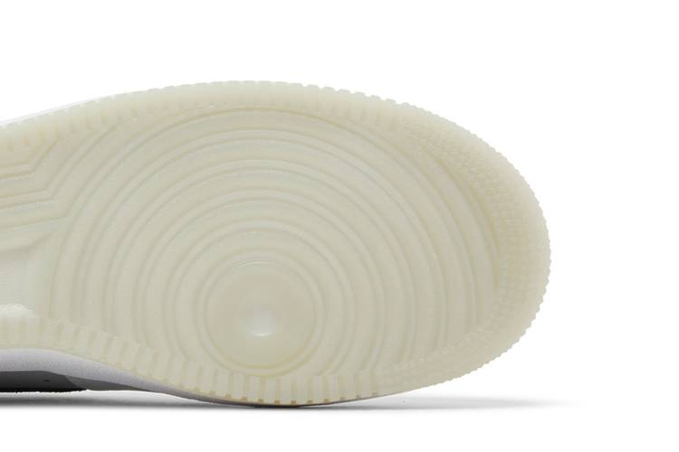 Кроссовки Nike Air Force 1 '07 LV8 'Pure Platinum Light Carbon'