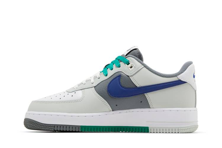 Кроссовки Nike Air Force 1 '07 LV8 'Split - Light Silver Deep Royal'