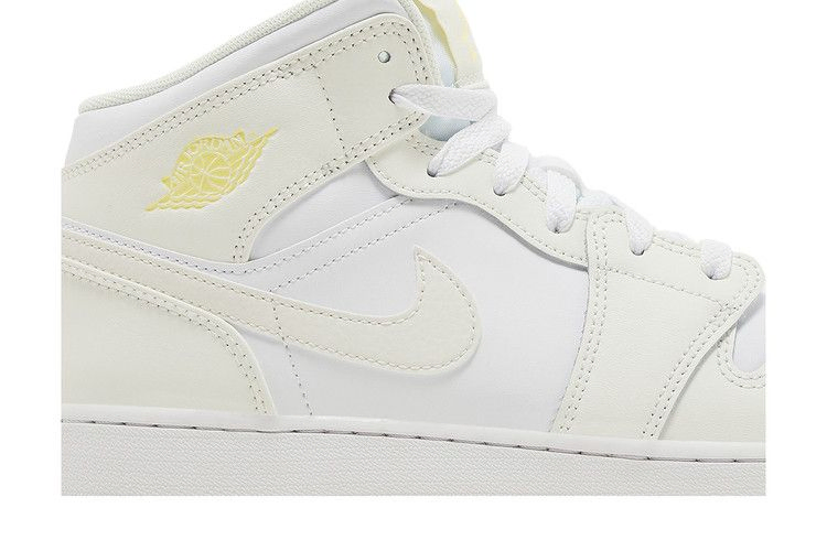 Кроссовки Air Jordan 1 Mid GS 'Sail Light Laser Orange'