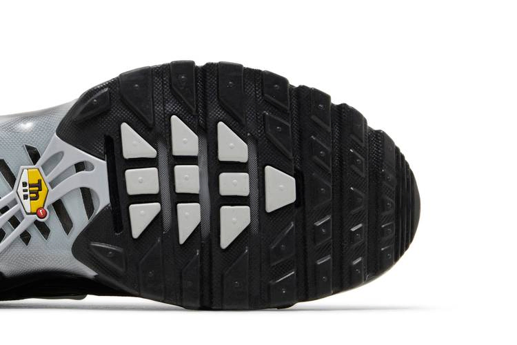 Кроссовки Nike Air Max Plus 'Multi Swoosh - Black Bright Crimson'