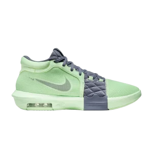 Vapor Green/Легкий карбон/Белый