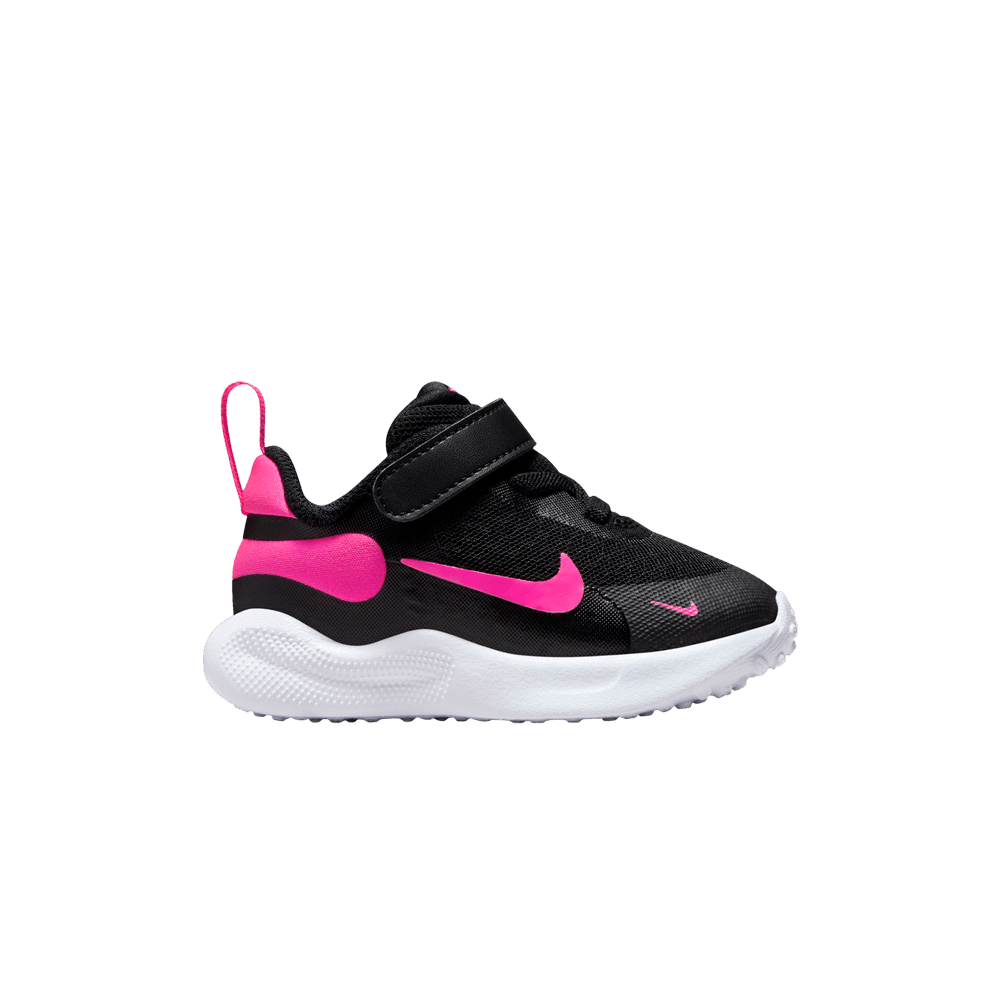 revolution-7-td-black-hyper-pink-fb7691-002