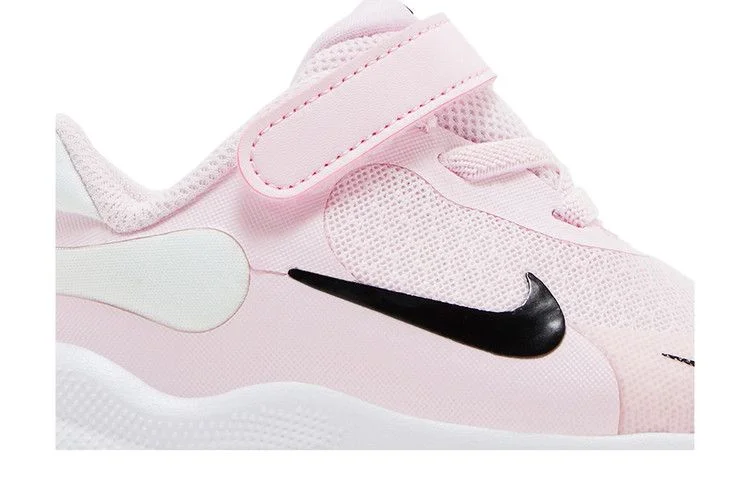 Кроссовки Nike Revolution 7 TD 'Pink Foam Black'