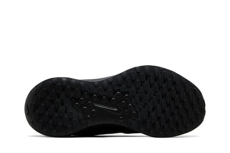 Кроссовки Nike Revolution 7 Extra Wide 'Black Off Noir'
