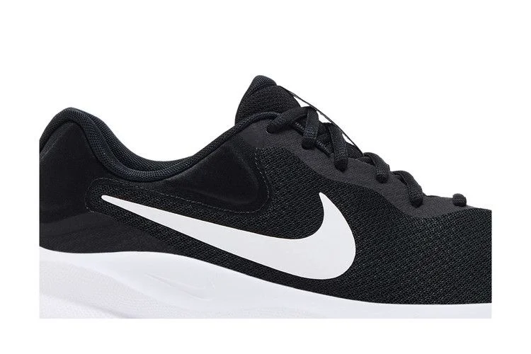 Кроссовки Nike Revolution 7 'Black White'