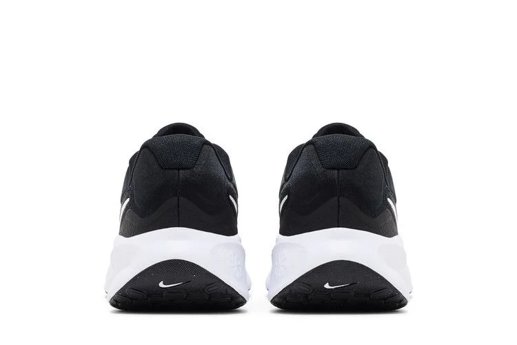 Кроссовки Nike Revolution 7 'Black White'