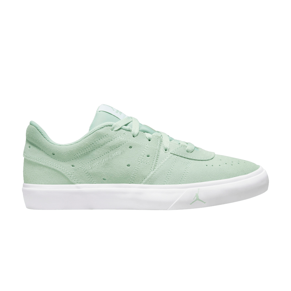 wmns-jordan-series-es-pistachio-frost-dn1857-300