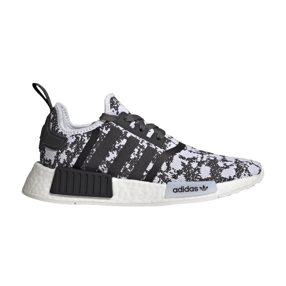 wmns-nmd_r1-grey-carbon-digi-camo-ie9613