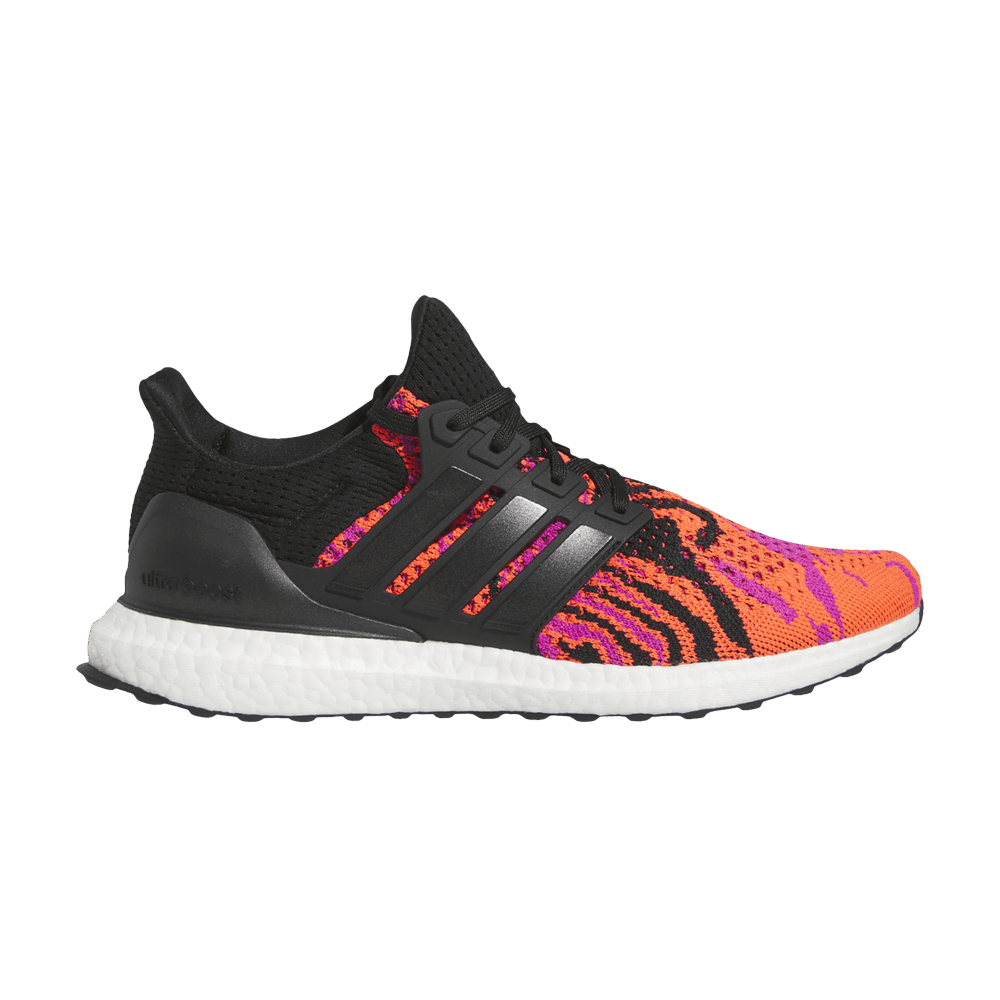 wmns-ultraboost-1-0-black-solar-red-flames-ig7310