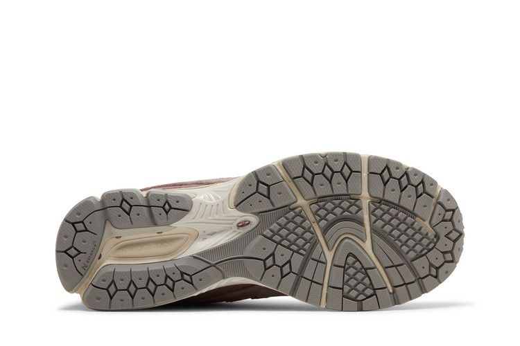 Кроссовки New Balance 2002R 'Suede Pack - Dusty Fig'