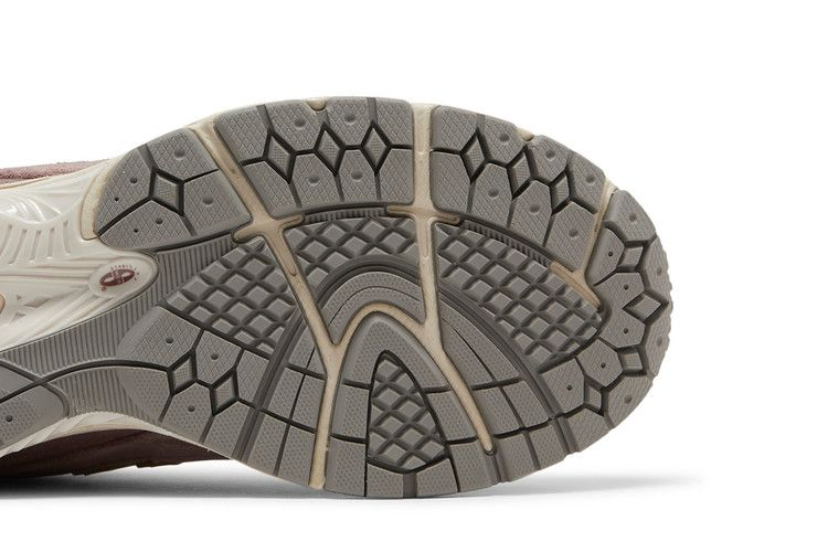 Кроссовки New Balance 2002R 'Suede Pack - Dusty Fig'