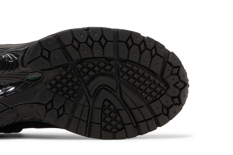 Кроссовки New Balance 2002R 'Hiking Pack - Black'