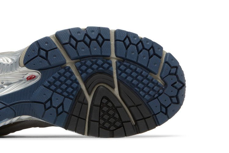 Кроссовки New Balance 2002R 'Pouch - Castle Grey'