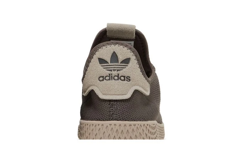 Кроссовки Pharrell Williams x adidas Tennis Hu 'Cinder Light Brown'
