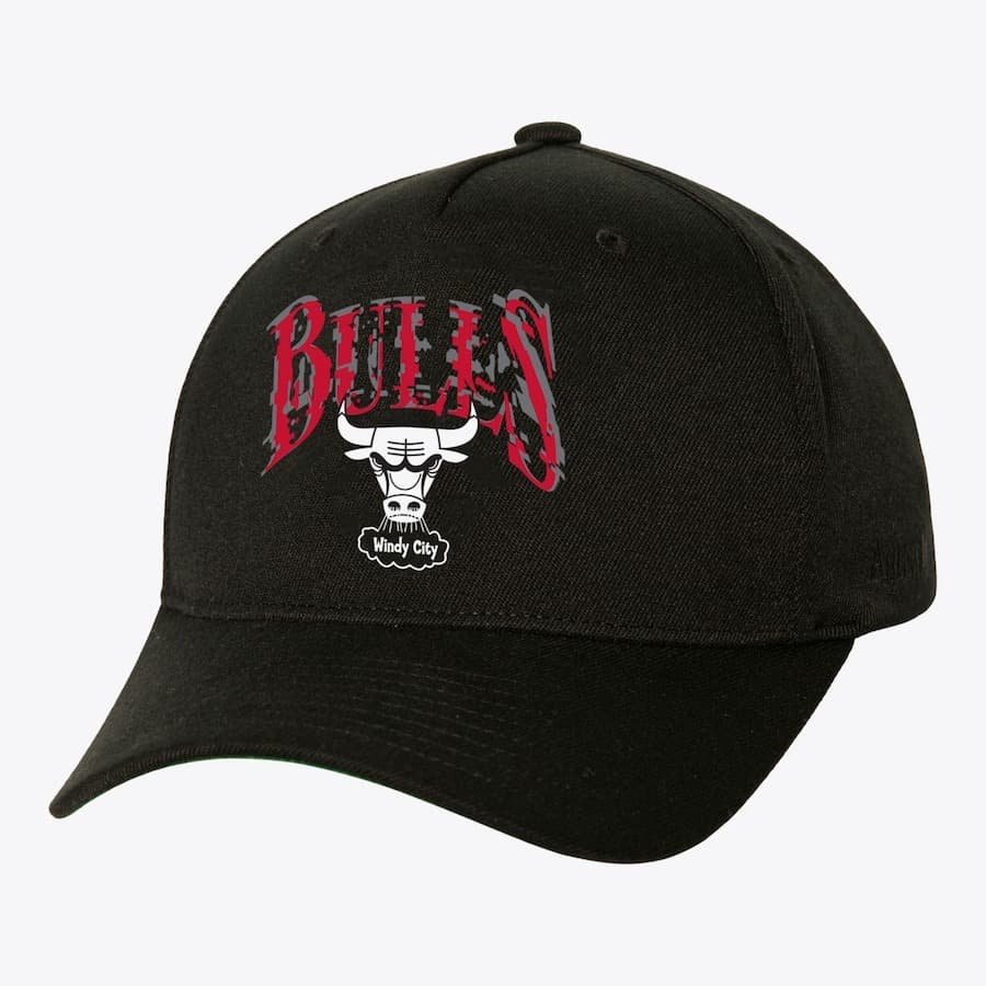 bejsbolka-mitchell-ness-black-chicago-bulls-suga-x-nba-glitch-snapback-hat