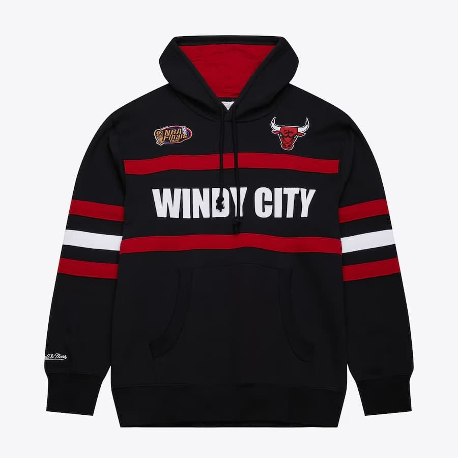 Mitchell Ness Black Chicago Bulls Vintage Logo Head Coach Fleece Pullover Hoodie