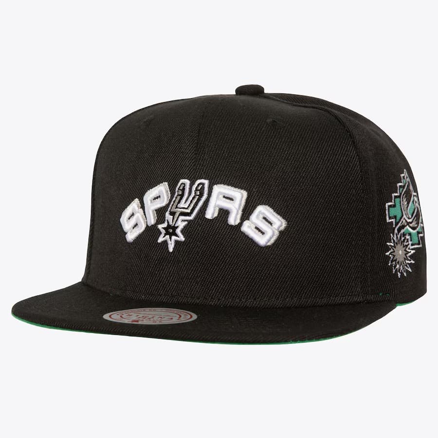 bejsbolka-mitchell-ness-black-san-antonio-spurs-hardwood-classics-triple-play-snapback-hat