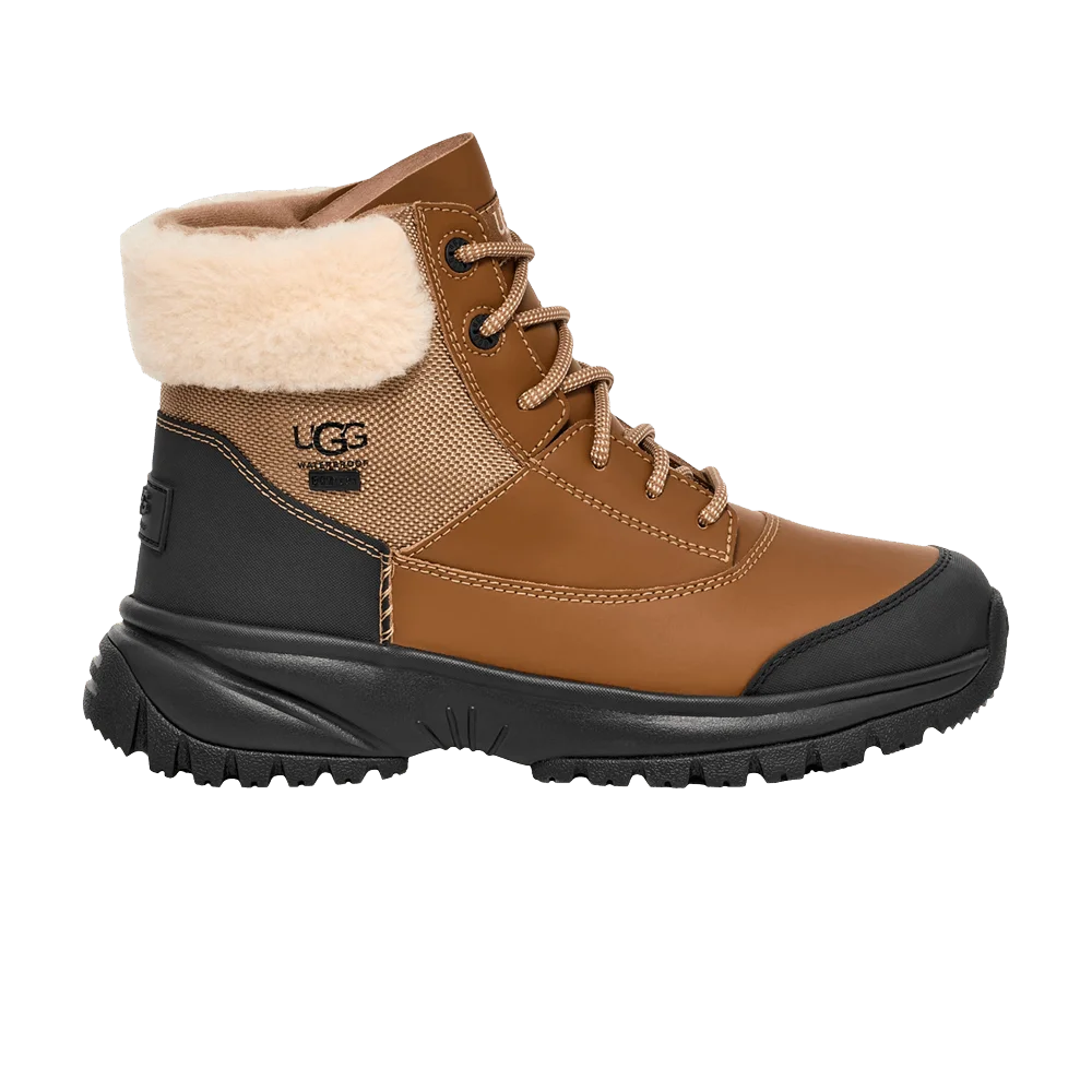 UGG Wmns Yose Fluff V2 Boot 'Chestnut'