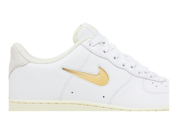 Кроссовки Nike Air Force 1 '07 LX 'Pale Vanilla'