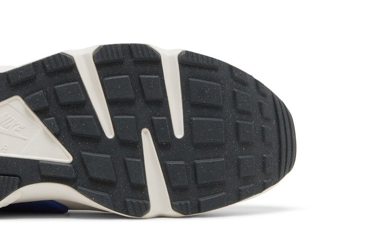 Кроссовки Nike Air Huarache 'Social FC'