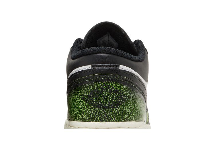 Кроссовки Air Jordan 1 Low SE GS 'Wear-Away - Electric Green'
