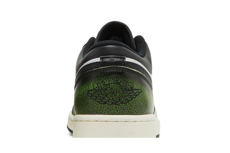 Кроссовки Air Jordan 1 Low SE 'Wear-Away - Electric Green'