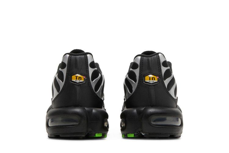 Кроссовки Nike Air Max Plus 'Black Silver Green Strike'
