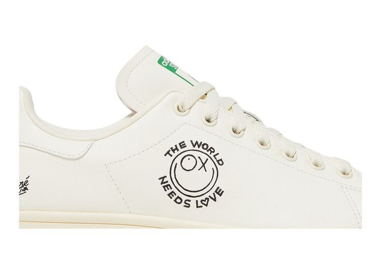 Кроссовки adidas André Saraiva x Stan Smith 'The World Needs Love'