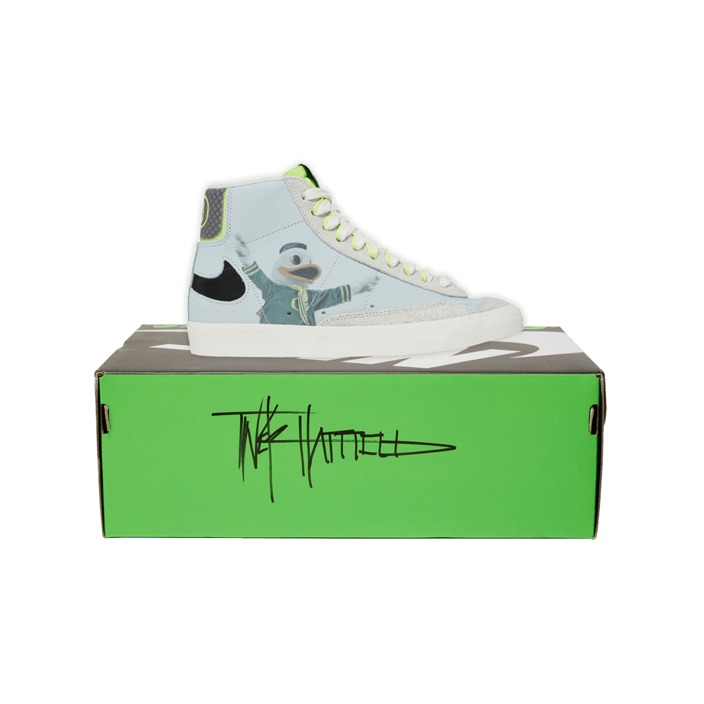 blazer-mid-77-university-of-oregon-women-s-basketball-tinker-hatfield-signed-box-fd0235-400-signed-box