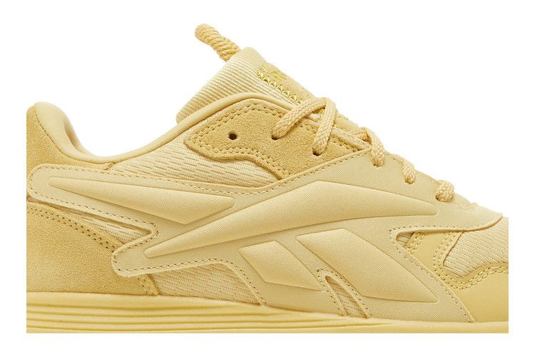 Кроссовки Reebok Cardi B x Classic Leather V2 Big Kid 'Weathered Yellow'