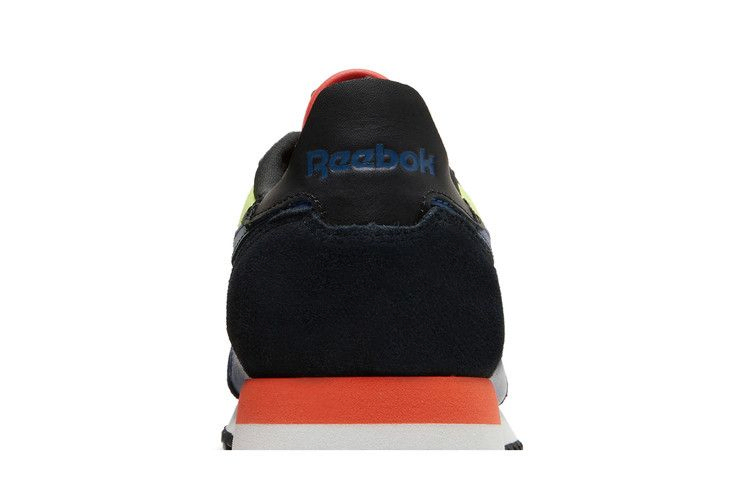 Кроссовки Reebok Classic Leather 'White Black Dynamic Red'